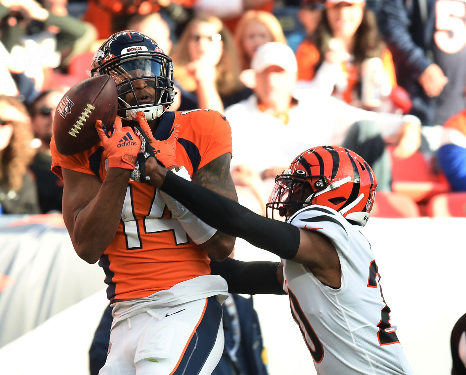 121921-s-dg-bengalsbroncos708 .jpg